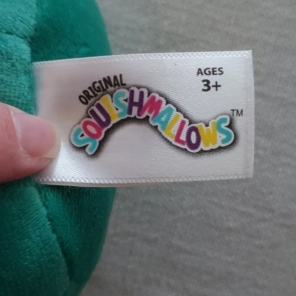 SQUISHMALLOWS AUSTIN THE AVOCADO Santa Hat‎ 4.5